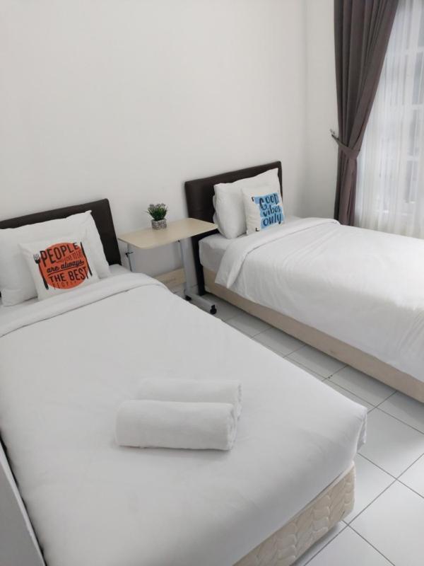 Tamadara Guesthouse Jogja Maguwo Extérieur photo