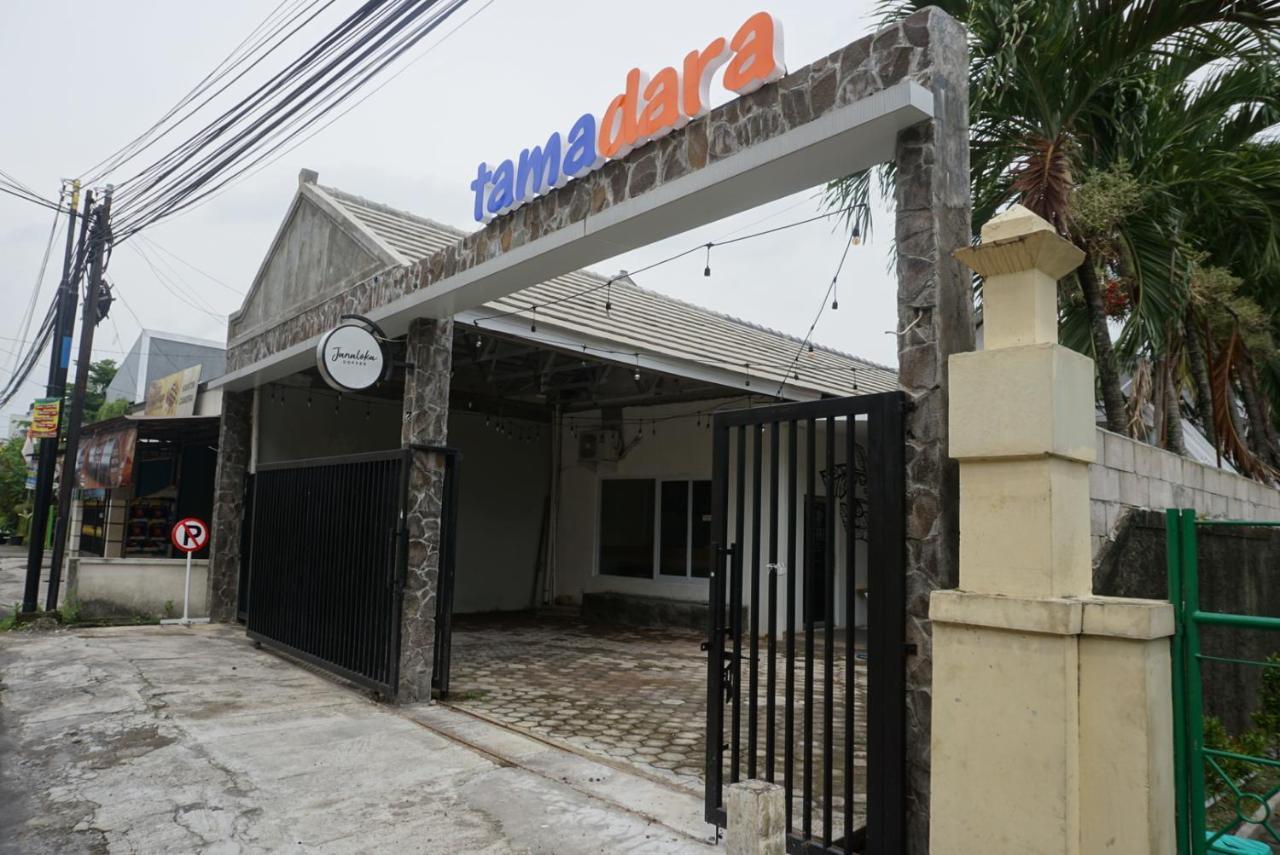 Tamadara Guesthouse Jogja Maguwo Extérieur photo